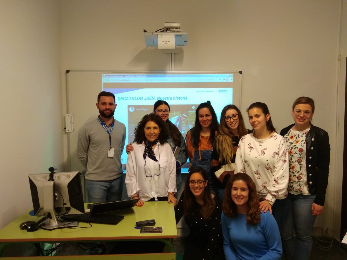 Hoy ha venido Samuel de @DecathlonES a explicarnos la empresa en profundidad y a resolver dudas que teníamos sobre los procesos de selección. Le damos las #gracias por su amabilidad y por ceder parte de su tiempo a <a href="/LanzaderaUbeda/">Lanzadera de Úbeda</a>. #empleo #deporte #gracias