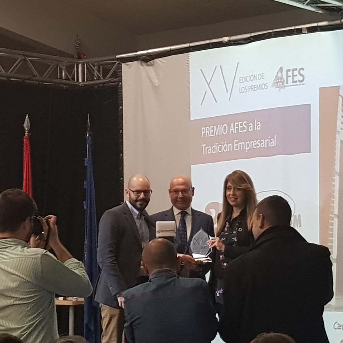 TwinTelcom's tweet photo. Ya es nuestro!! 😘
#PremiosAFES @twintelcom #25aniversario @AFESempresas @alvaro_blaz https://t.co/Nk50LoPhA1