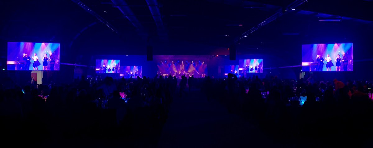 OrchestreColl's tweet photo. Super soirée à #moulins #top50 avec #leejohn #imagination #ottawan #emileetimage #marctoesca 👍👏 https://t.co/ZOFsVhdZEt