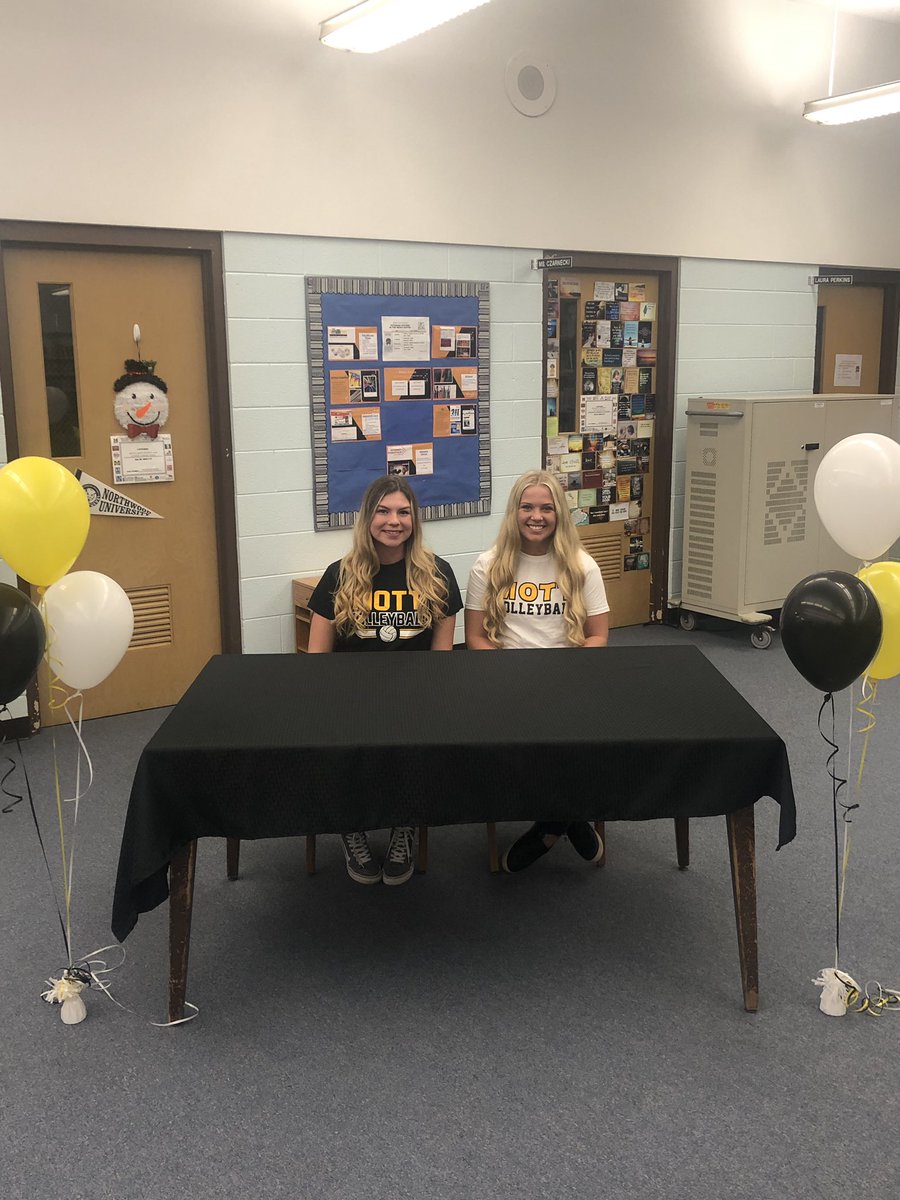 mott_volleyball's tweet photo. Welcome to the family Deanna and Nikki!!!! We are excited to have you! #mottbears4life #bearvball 🏐🤩🐻 https://t.co/4kczHD1M5b