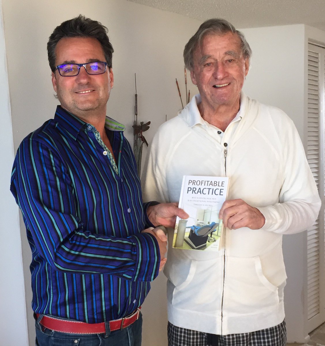 ROICorp's tweet image. Here is ROI Corporation&apos;s CEO Timothy A. Brown delivering the last and final copy of the 7th printing of profitable practice book!
#ROICorporation #ProfitablePractice #PracticeMarketing