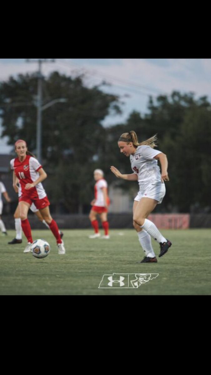 _Amberbateman's tweet photo. What you think you look like playing soccer vs what you actually look like @SoccerGrlProbs https://t.co/JfneviShEi