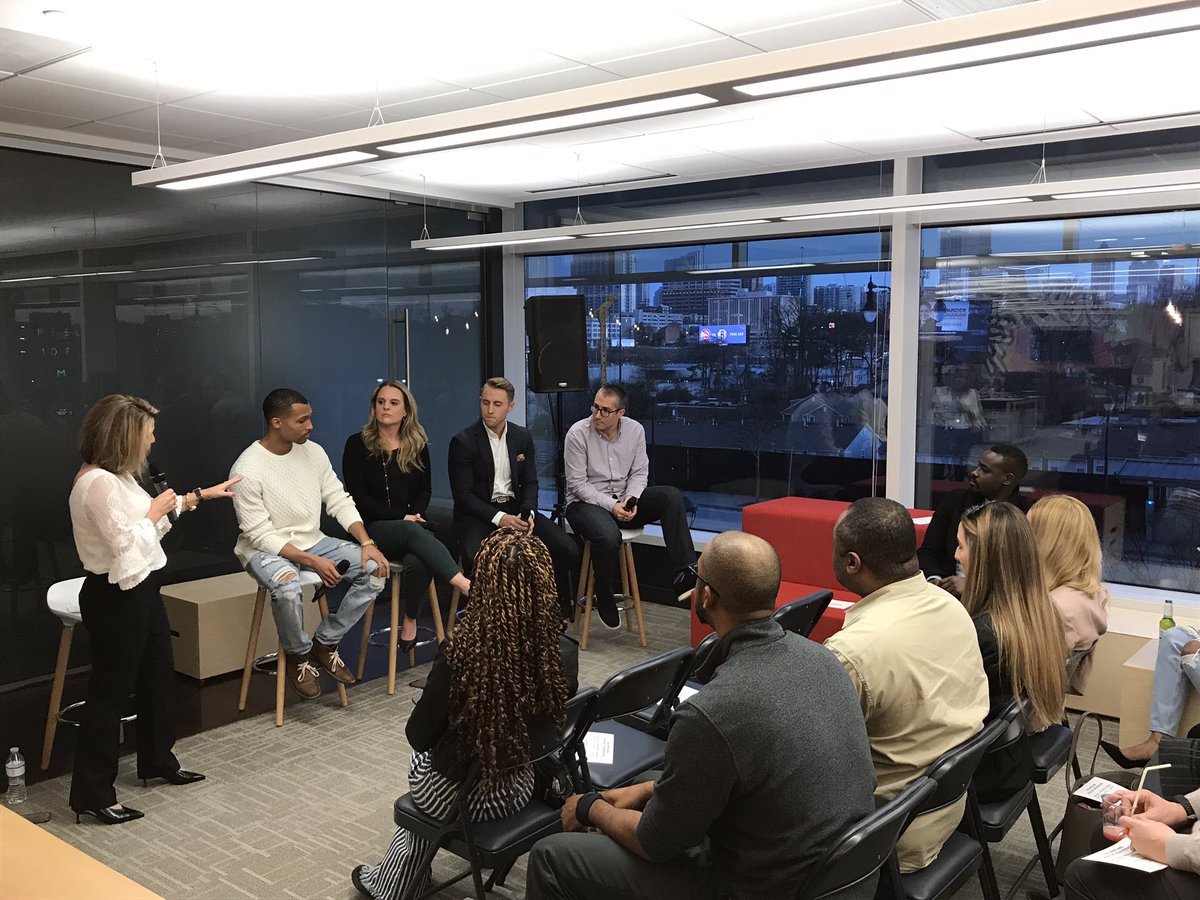 amymbley's tweet image. Talking about the best brand experiences that happened at and around the #SuperBowl2019. I spy @jhalitsky! #PRR #mktg