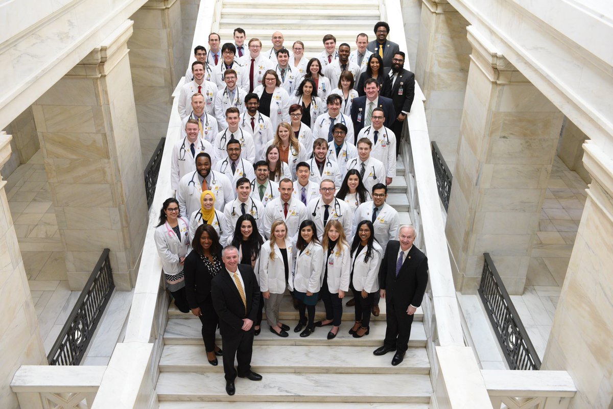 NYITCOMAR's tweet photo. Thank you @AsaHutchinson for taking time to talk to our medical students today. @NYITCOMDO #DOdday https://t.co/eo4bwd2SGr