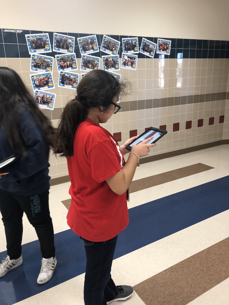 tuckertotsin106's tweet image. Lines and angle scavenger hunt around Henrie! #llamasdoingwork #llamamathadventures @henrielibrary