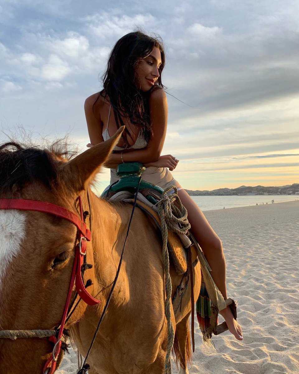 ChantelJeffries's tweet photo. Mexico 🙂 https://t.co/jCucGSTbYE