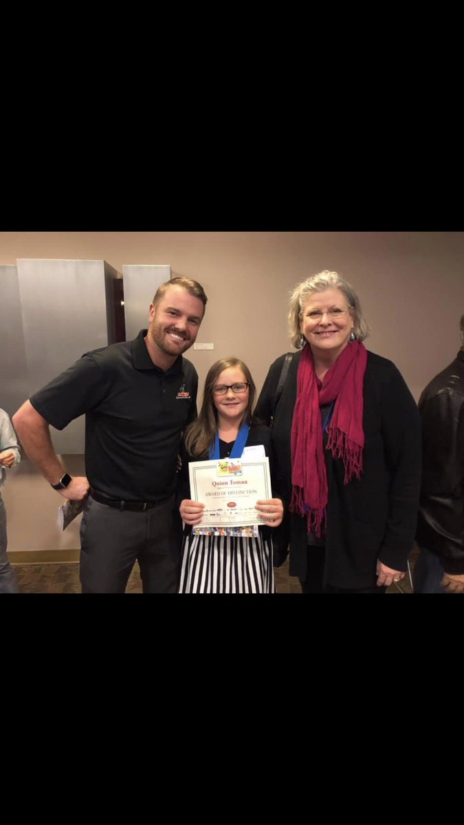 Quinn Toman was recognized at the 13th annual Kids Tag Art Awards last night. Congratulations, Quinn and thank you Mrs. Roberts, Mr. Jeske, and the Toman family for celebrating with her.