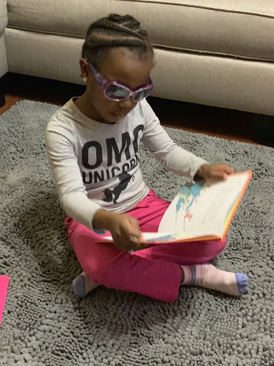 tanyamosley's tweet photo. See who got caught reading wearing sunglasses!!
#CCSDkidsread #CCSDreads #CCSD15DayChallenge #GetCCSDReading @ClarkCreekSTEM #GETCHEROKEEREADING #haveyoureadtoday https://t.co/OkqENa8tmi