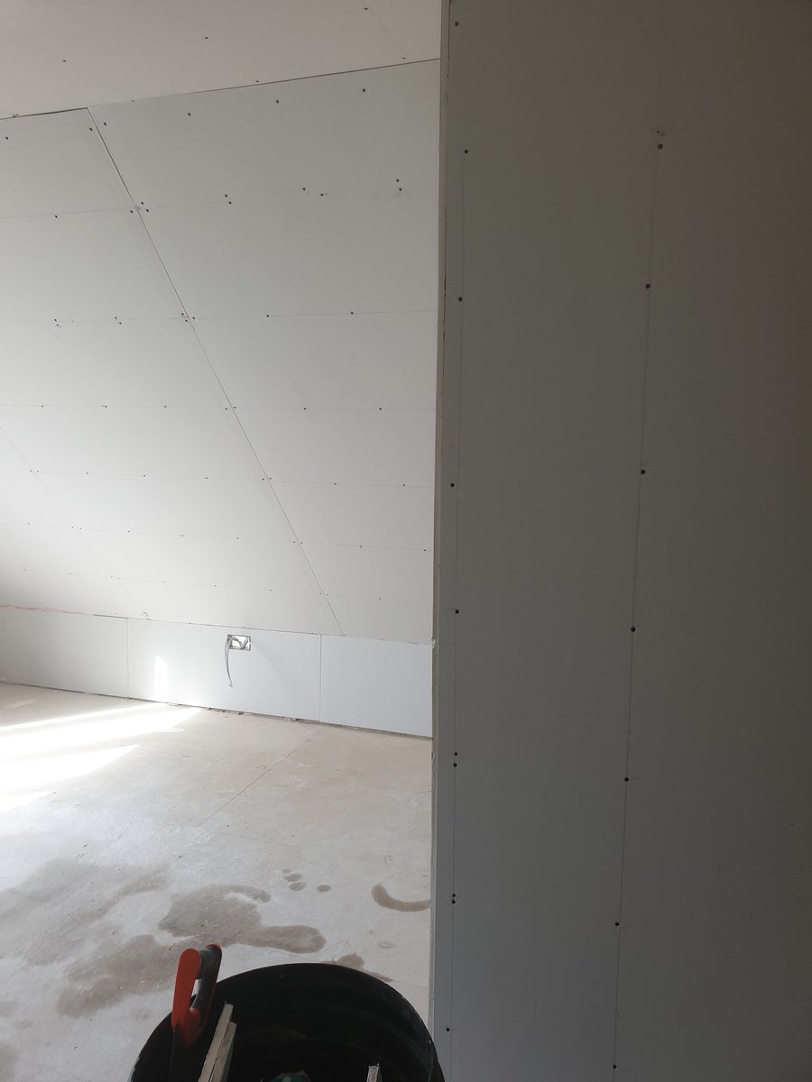 Acdrylining tweet picture