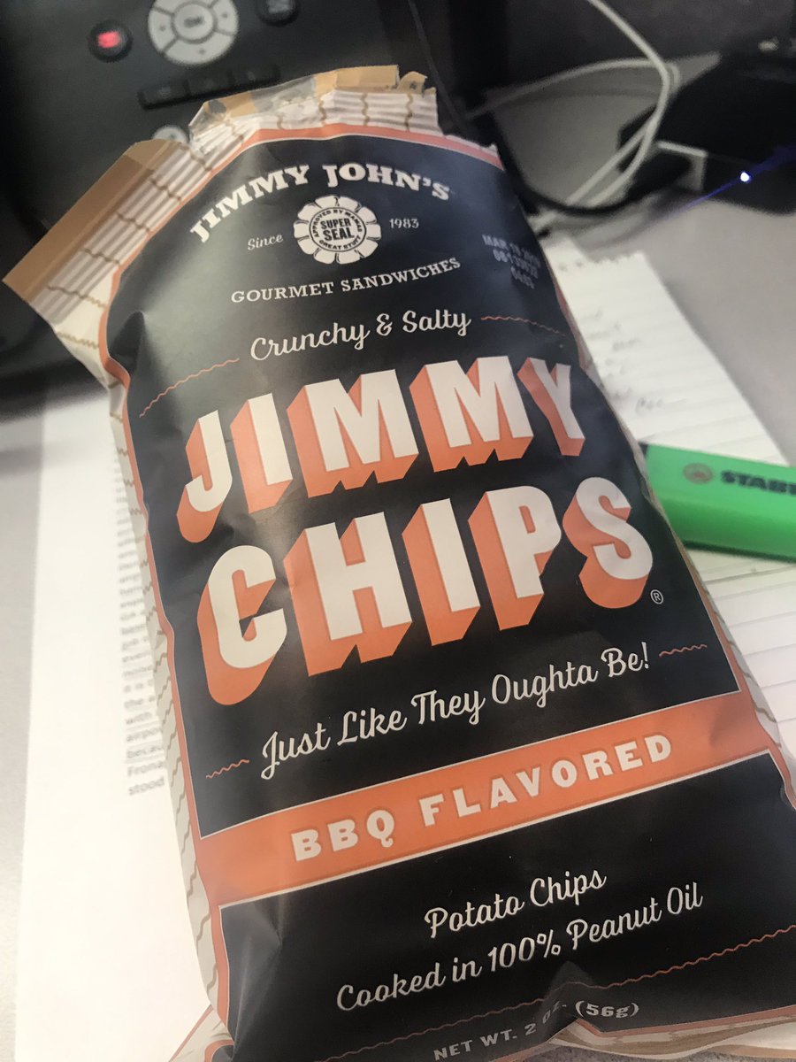 NoFilmNeeded's tweet photo. I wanna eat these @jimmyjohns chips. I also wanna wear my headphones. #PIOprobs #food #tech https://t.co/juG3xQyUMT