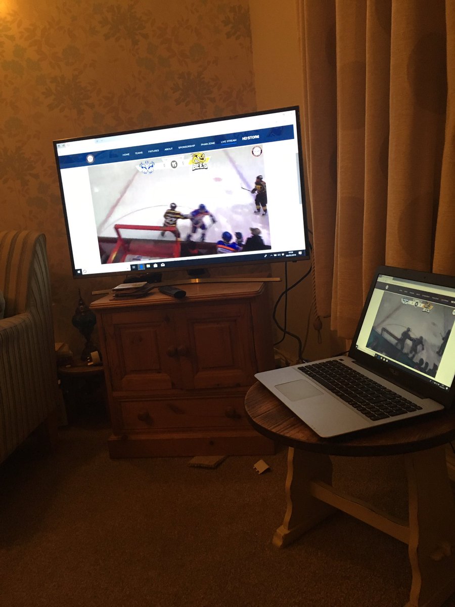 Jackmacunited77's tweet photo. #PPvBB Watching from Swindon :) cmon bracknell do us a favour https://t.co/PKdVDZASoj