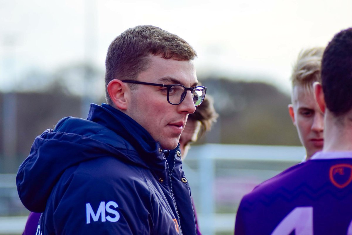 Chris Moore tweet media