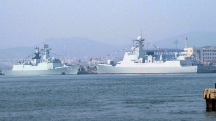 mrlynx_oficial's tweet photo. Marina #China #PLAN incorpora un nuevo destructor #Type52D (Serial 119 Guiyang) además de una fragata #Type54A (serial 542 Zaozhuang) en la Flota del Norte (en foto). https://t.co/IuOhdUkZCT