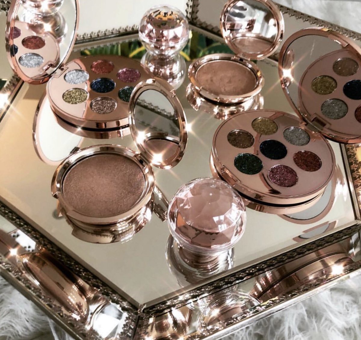 Anyone else leave their makeup out on display coz it’s so damn pretty!🥰 Save 20% on EVERYTHING with code 20OFF Plus get a Free All Day Spray with all orders over £20 ✨