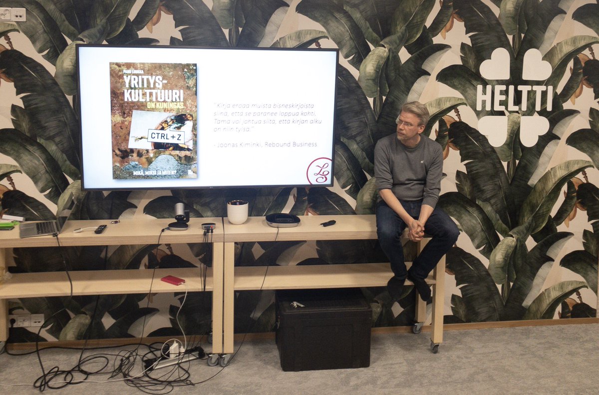 En muista milloin viimeksi olisin ajatellut kirjan loppupuolella että tämä opus pitää lukea heti uudestaan. Yrityskulttuuri by @panuluukka Vahva suositus! bit.ly/2TtreTy #yrityskulttuurionkuningas on pitkä häsä mutta niin on kirjakin.