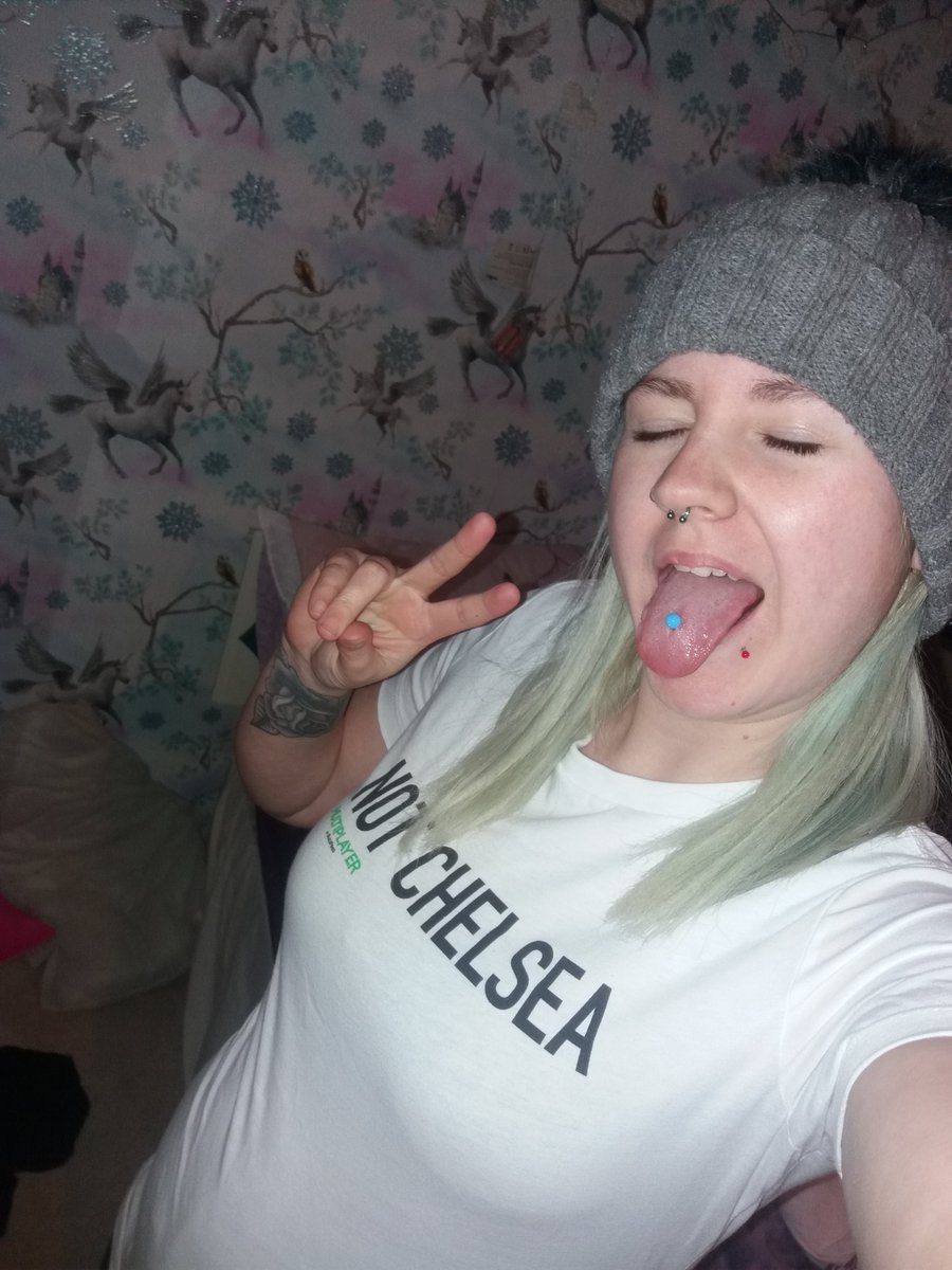 cuddle_monster9's tweet photo. @MultiplayerBF @kelseydangerous  my t-shirt came! Love it!!! With a side smell of vinegar?  😂 #NotChelsea https://t.co/vEYlelqrdz