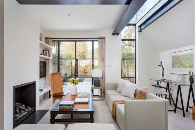 Parkheath's tweet photo. STYLISH NW6 GARDEN FLAT RENTAL
Contact Parkheath West Hampstead 020 7794 7111

    * Superb two double bedroom apartment
    * Ground level with private garden
    * Beautiful open plan kitchen/reception/dining space
    * Large basement 

https://t.co/SuQvhwqwUG https://t.co/QXZUF7uMhx