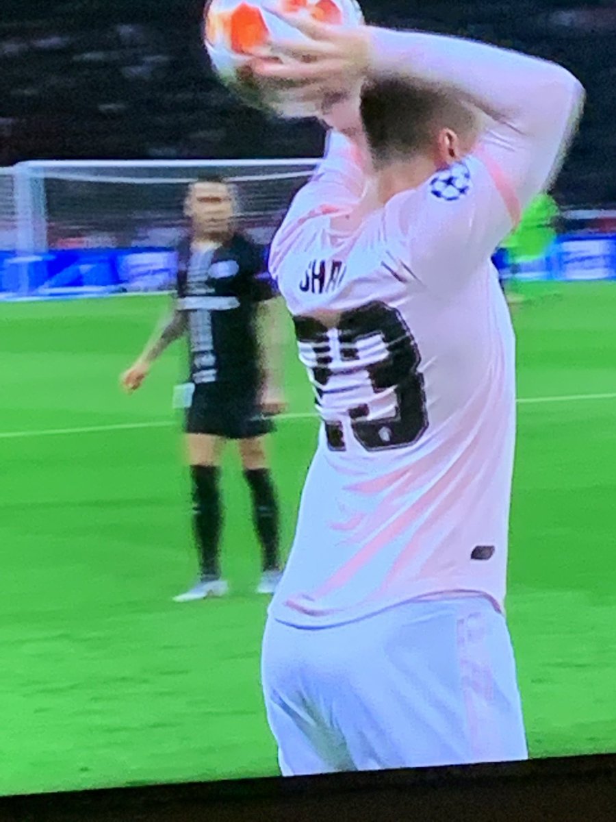 #PARMU vasker Manchester United selv deres trøjer ? 😂