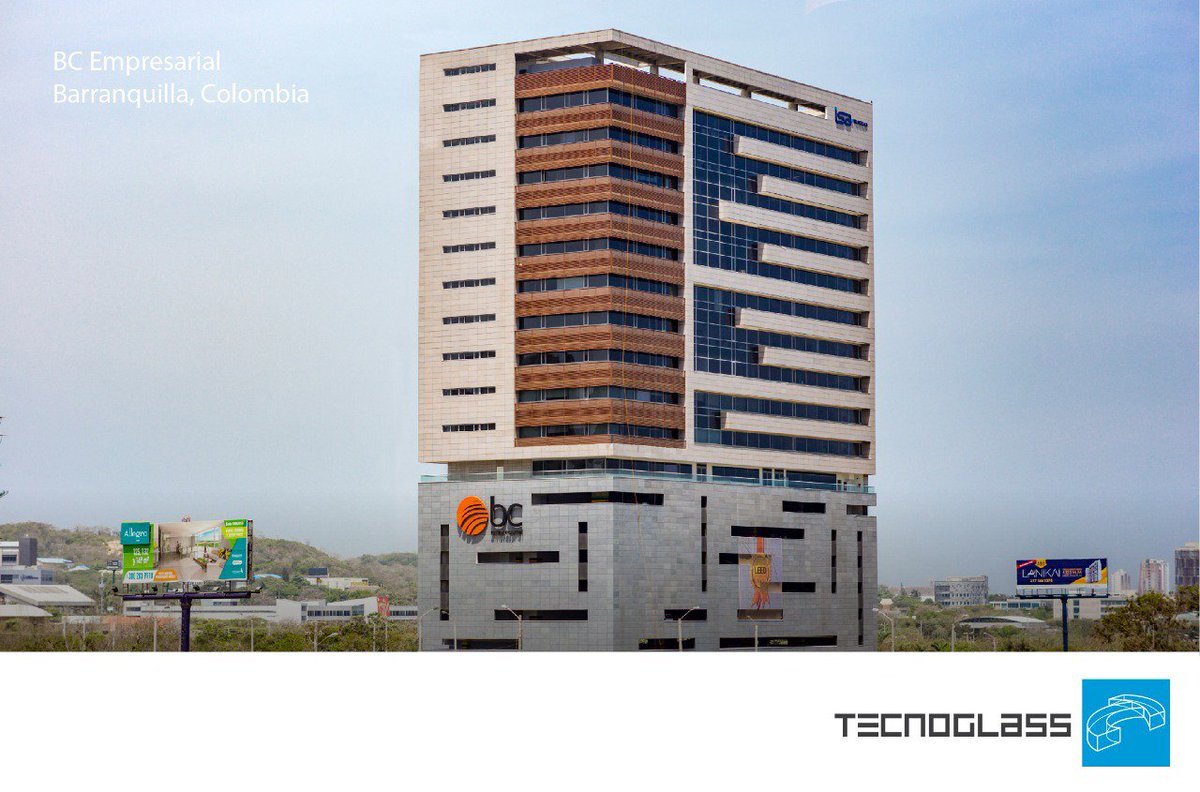 TecnoglassSA's tweet photo. #NuestraVitrinadeProyectos. BC Empresarial de #MetropoliS.A. en Barranquilla, cuenta con certificación #LeedOro. Este proyecto es amigable con el medio ambiente e incorpora nuestros vidrios para el control solar. ¡Conózcalo! https://t.co/Yg3W3hiWWB https://t.co/b0Zel3vxIX