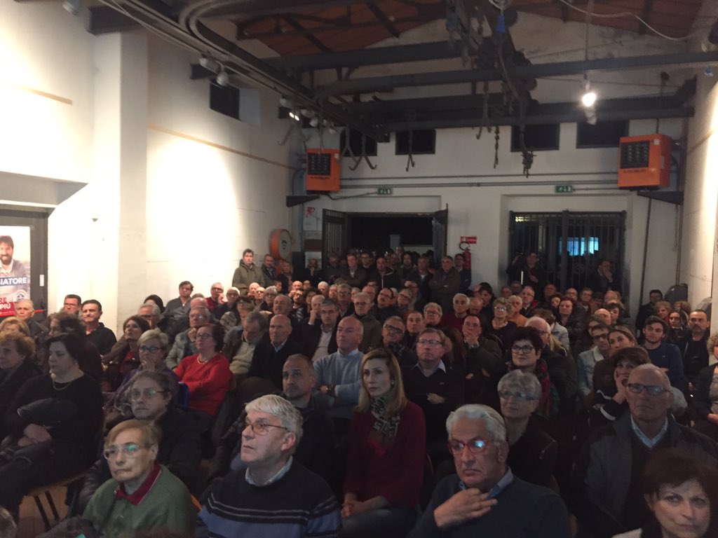 PDFirenzeMet's tweet photo. Questa sera a #dicomano alla presentazione della candidatura di @StePassia #salapiena in bocca al lupo Stefano!!! https://t.co/6ovt1kRj2k