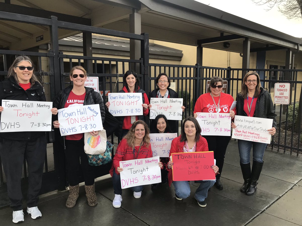 Hidden Hills supports are bargaining team! #Forourstudents #townhallmeeting
