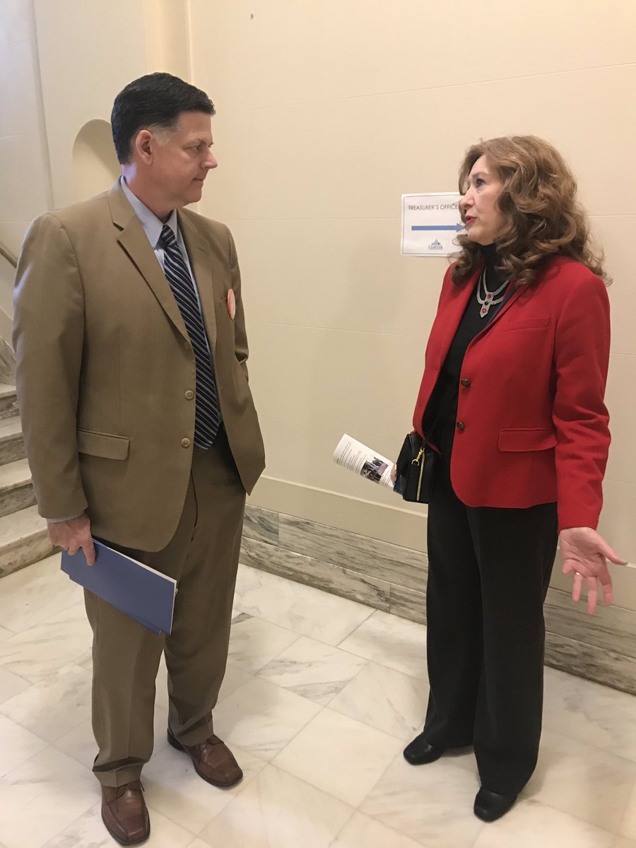 StreetSchoolED's tweet photo. Who knew it was United Way Day at the Capitol today? Thank you @tulsaunitedway for all you do for our agency. You are a difference maker and we proudly #LiveUnited https://t.co/IBqyo8mrxz