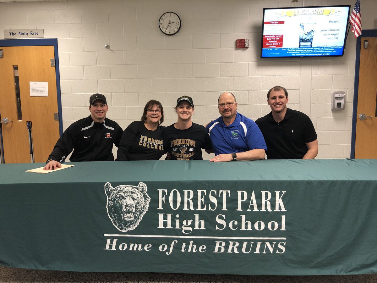 luctheduke01's tweet photo. I wanna thank @CoachRobGrande for the opportunity to continue my academic and football career at ferrum college #ferrumbound https://t.co/8AVCm1ZvFg