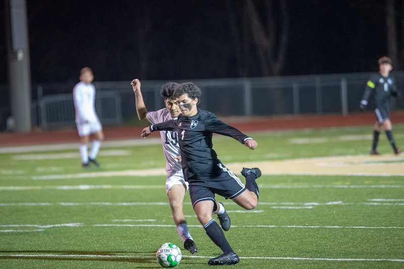 AlecEtheredgeSC's tweet photo. Pelham's soccer team pulled off a shutout of Cullman last night in frigid temperatures. Great assisting and scoring from several different players in a true team effort. 

Story: https://t.co/BGKMBG5JIr https://t.co/KmPi1PwqLY