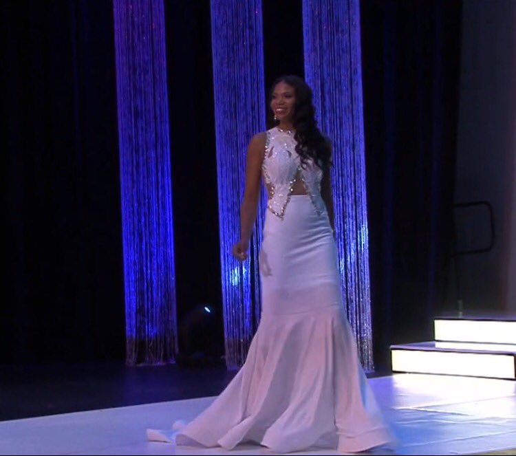 ThePurpleDiva13's tweet photo. It's #NationalDressDay , so I had to post this Beautiful pageant gown @siralgernon made me... I soooo Love this dress!!! #TallGirlsRock #6'2" #TallGirls #Diva #ItsLaTresa #MsGeorgiaAmerica2019 #MsGeorgia2019 #MsGeorgia #MsAmerica 😊💜😊 https://t.co/2g1BW00QNl