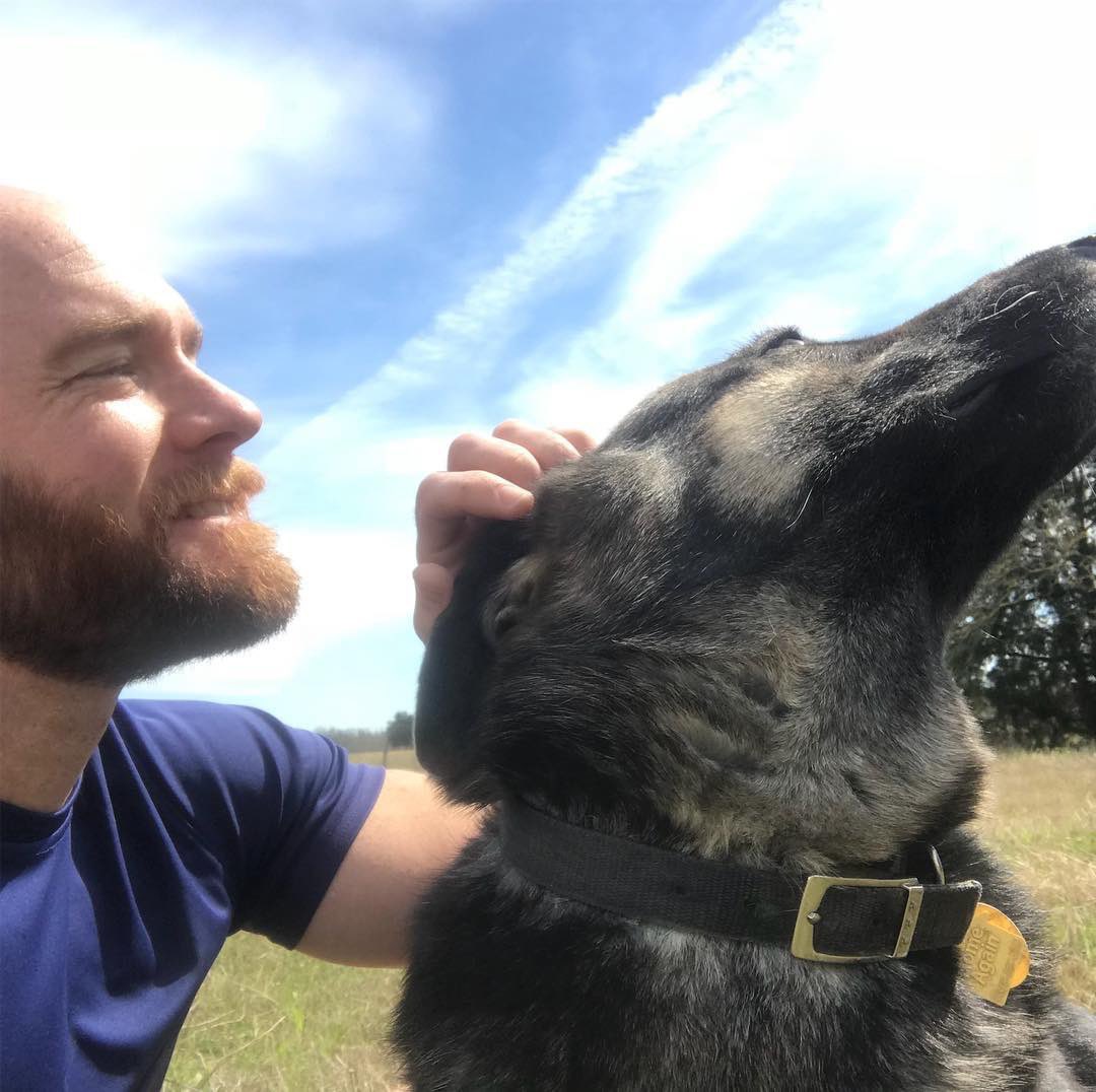 tymcartermoh's tweet photo. Vacation was great, but I missed my fur-baby. #servicedog #texaslife #medalofhonor #nala #dogsoftwitter #army #usmc https://t.co/lhl7gqCEkZ