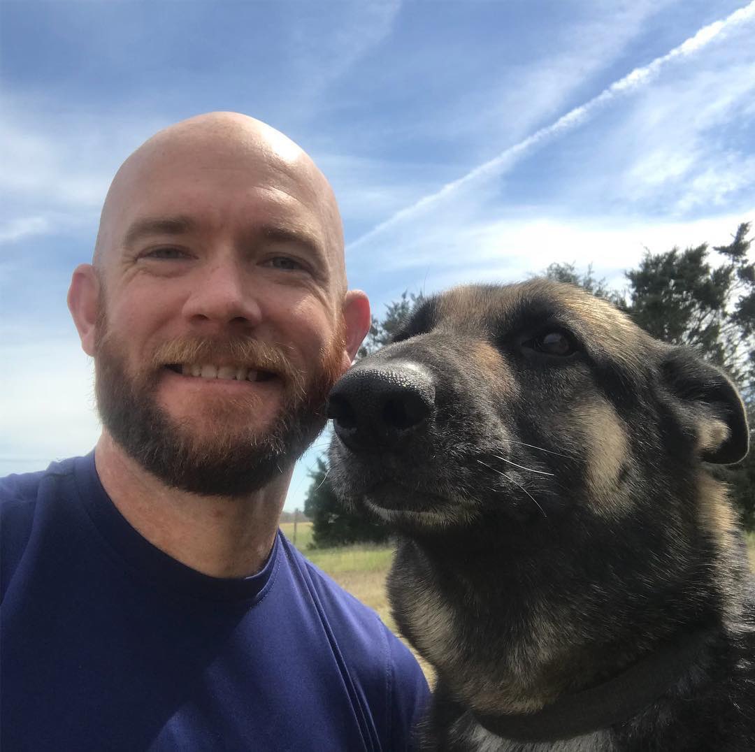 tymcartermoh's tweet photo. Vacation was great, but I missed my fur-baby. #servicedog #texaslife #medalofhonor #nala #dogsoftwitter #army #usmc https://t.co/lhl7gqCEkZ