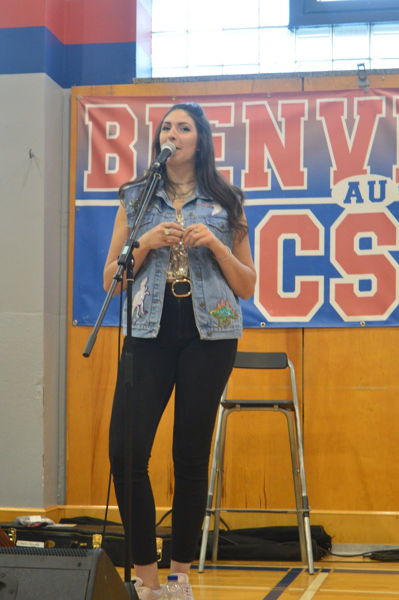 cscoeur's tweet photo. L'auteure-compositrice-interprète Charlène Blanchette était de passage au CSC le 27 février dernier. Une inspiration pour nos élèves. Merci Charlène!
#cscoeur2019  #optionmusique #CharlèneBlanchette #inspiration https://t.co/ShO8eRf9dr