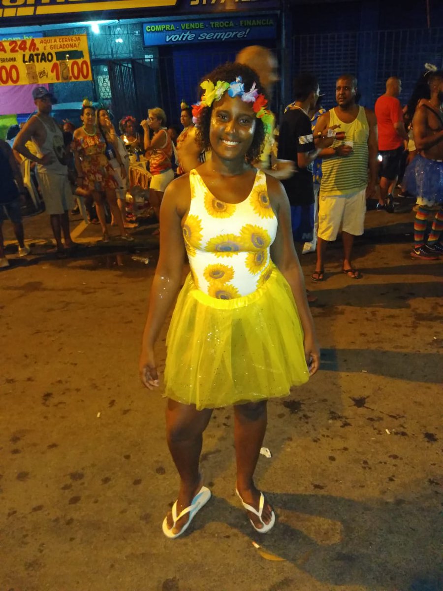 MarcelleBarro17's tweet photo. Carnavraaau rs https://t.co/jzXI40xcXB