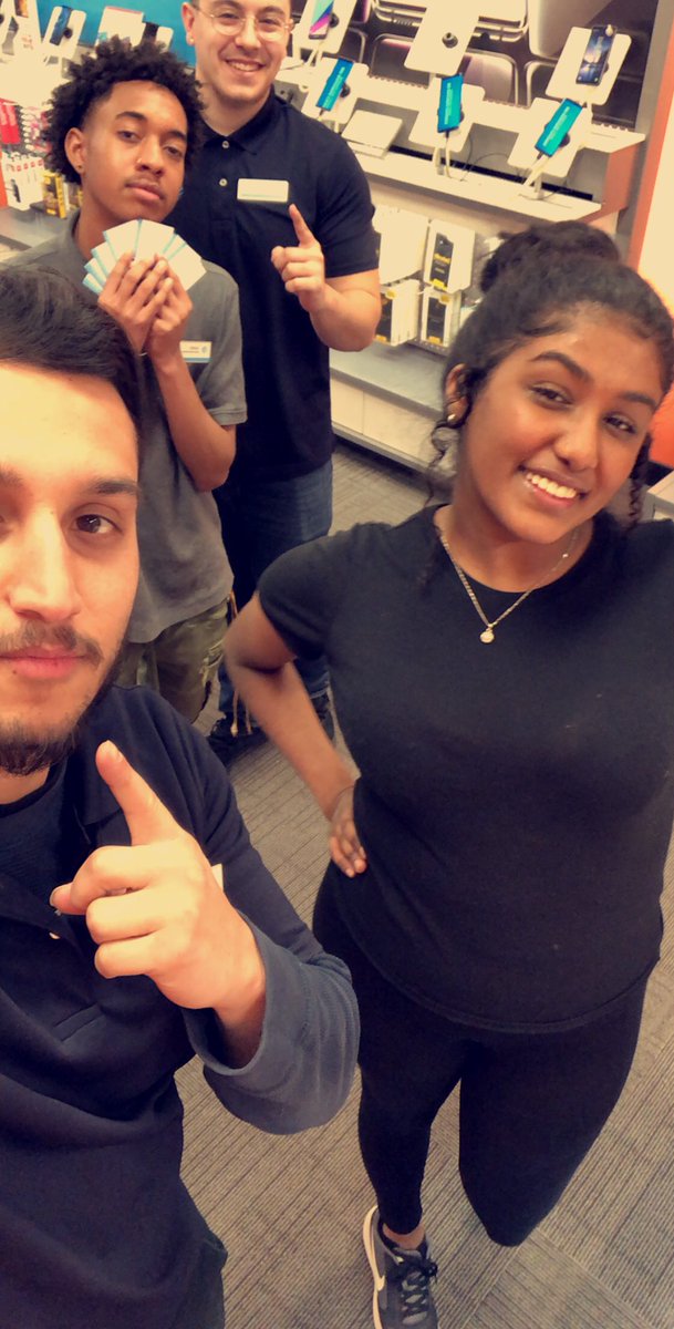 DTV Premium out from meeting and greeting!!! <a href="/JakeAraghi/">Jake Araghi</a> <a href="/elthonmunoz/">Elthon Munoz</a> @ATTPortablesEVD <a href="/attportablesVAE/">kyle stephens</a>