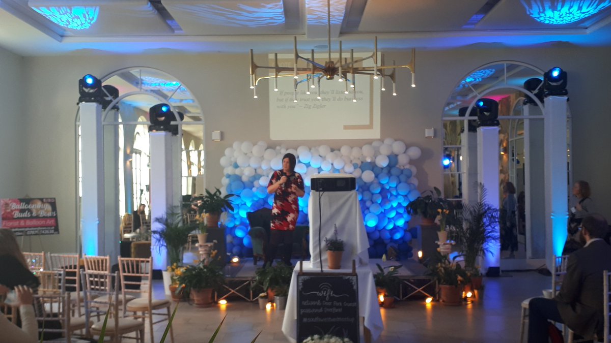 wedmeetupuk's tweet photo. A few highlights from today's event. Hands up who had fun?! #SouthWestWedMeetUp @DeerParkDevon @DPCountryHouse @HazelAParsons @JennyWrenEvents https://t.co/AEv96E8dlT
