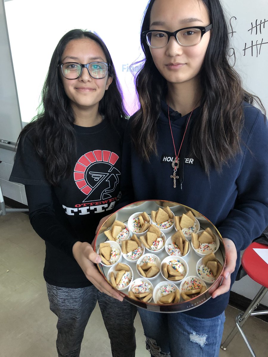 8geniuses's tweet photo. Zoya was upset that Dunkaroos got discontinued so she and Jessica set out to recreate them. 3D printing didn’t quite work out for the packaging, but they nailed flavour and texture #GeniusHour https://t.co/9u5rxxm7V4