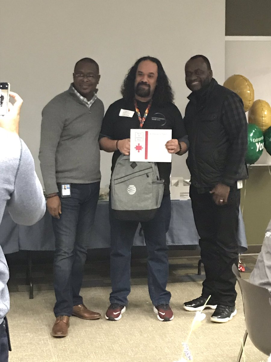 evv_cc's tweet photo. Great big thank you to Tuggle for celebrating with us on Mobile Protection pack winners!! @JoeA2Z @anthonyetuggle @solomon_darla @seanclarke333 @Mistydawn1993 @BryanM_EVV @Clevercollazo @Dbrenttaylor @tonylyates https://t.co/t86s8RguVi