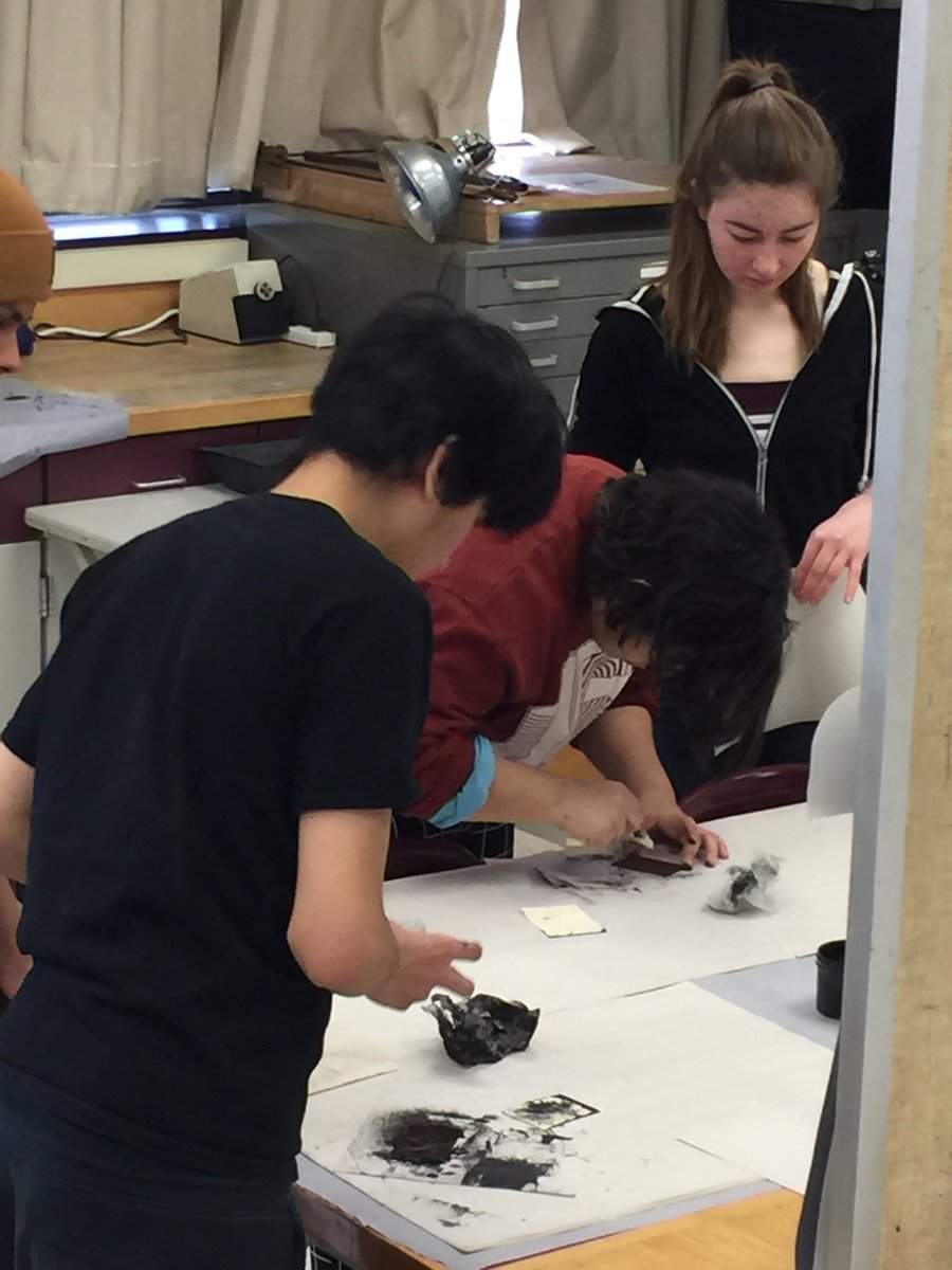 theArtDeptRMHS's tweet photo. Students create intricate designs within a small format #visualproblemsolving https://t.co/0nXaqn1IPh