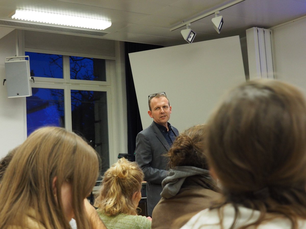 Podiumsdiskussion zur #Trinkwasserinitiative an der @ETH. Organisiert von angehenden #agrotechniker HF am #Strickhof  sowie dem Verein der Studierenden der Agrar- und Lebensmittelwissenschaften der ETH Zürich (VIAL). @bauernzeitung1 @RobertFinger1 @ethzWFSC @Agroblogger