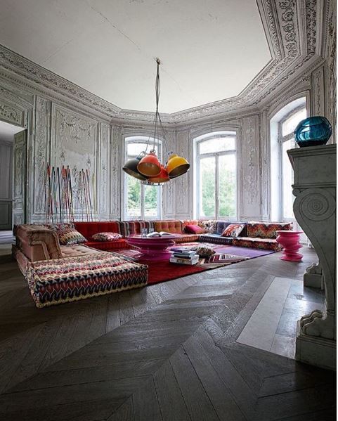 E7_Flooring's tweet photo. Bold and bohemian, combining Roche Bobois with an extra large chevron pattern...
.
.
.
#livingroom #living #interiors #interiordesign #interiordecor #luxurydesign #luxuryinteriordesign #luxuryhomes #luxuryinteriors
#luxury #homedecor #highend #element7flooring https://t.co/8q95DrgKef