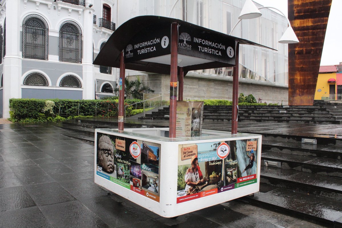 MunicipioCentro's tweet photo. Ya en funcionamiento y formalmente inaugurado, el Módulo de información Turística se encuentra ubicado en la Plaza Bicentenario del Centro Histórico.
Su horario será de Lunes a Viernes  de 9 am a 4 pm, Sábados y Domingos de 9 am a 1 pm!! https://t.co/e0arrWEJBv