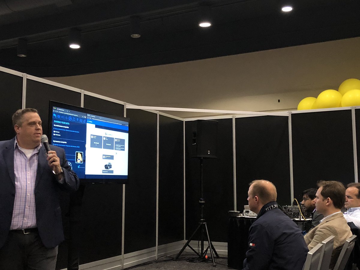 “Simplexity is the combination of UMA and identity relationship” Eve Maler (<a href="/xmlgrrl/">Eve Maler</a>) and Ashley Stevenson (<a href="/iotirm/">Ashley Stevenson</a>) onstage today, talking about why this isn’t your grandfather’s authorization. #RSAC #ForgeRockSpeaks #accessmanagement