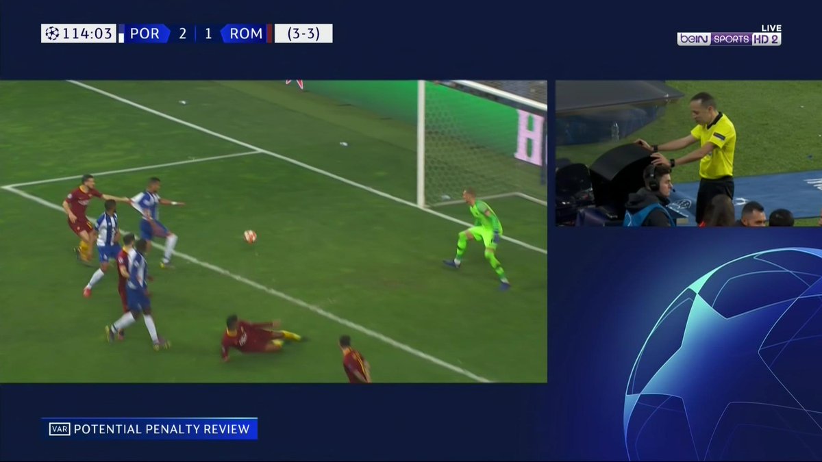 FootballGIF1's tweet photo. https://t.co/4AnzMbzn74