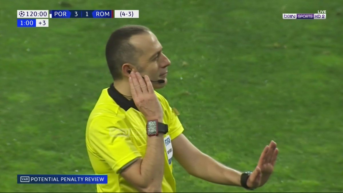 FootballGIF1's tweet photo. 😂 https://t.co/Bz7I3EHKex