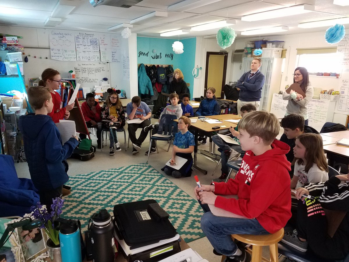 RitaJones03's tweet photo. Poetry Slam! Ss loved this competition. Thanks to all the judges for coming by! @cziggy1 @JoshRingling @ashsmith085 @Amconley49 @TESSeagulls #poetryslam #vbschools https://t.co/SpUwwob220