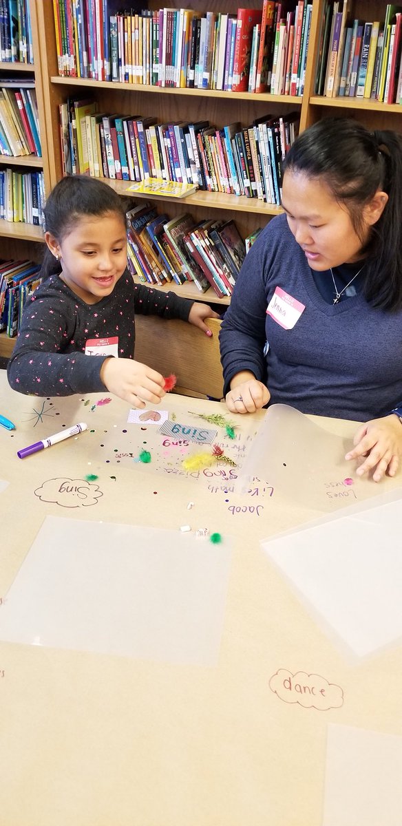 after3artsat142's tweet photo. Today volunteers from Florida Gulf Coast University created beautiful sun catchers with our students for our schools community garden. 🌟🌞🌿🌷
Thank you FGCU for your positive energy and creativity!
#artsed #lowereastside #communityschools #communitygarden #edalliance https://t.co/SrnrHNUzXs