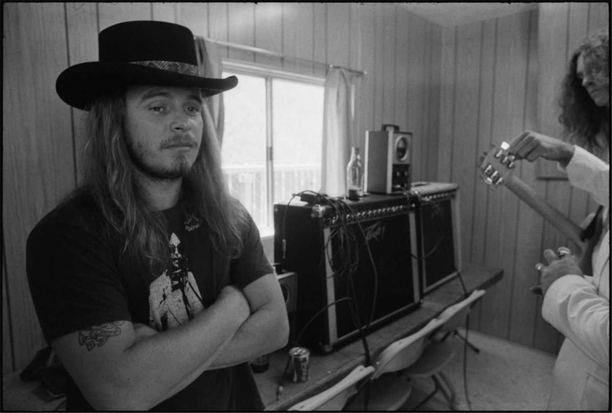 #RonnieVanZant

Southern Man 
Rockin' a Neil Young T-shirt 
Backstage at Day on the Green
1977

Photo: #MichaelZagaris