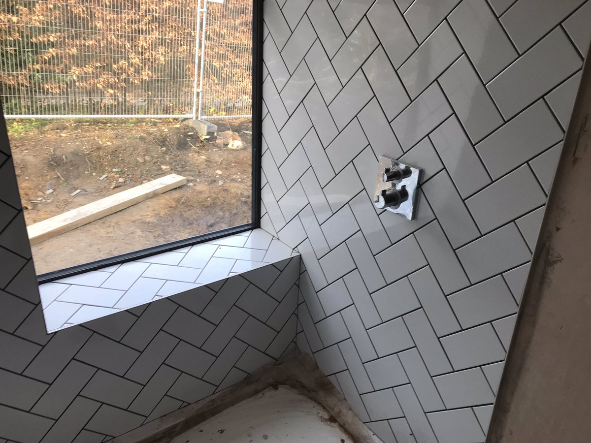 SRBTileSolution's tweet photo. First bathroom complete and on to the next #ultratilefix https://t.co/tcRQwnRLiK