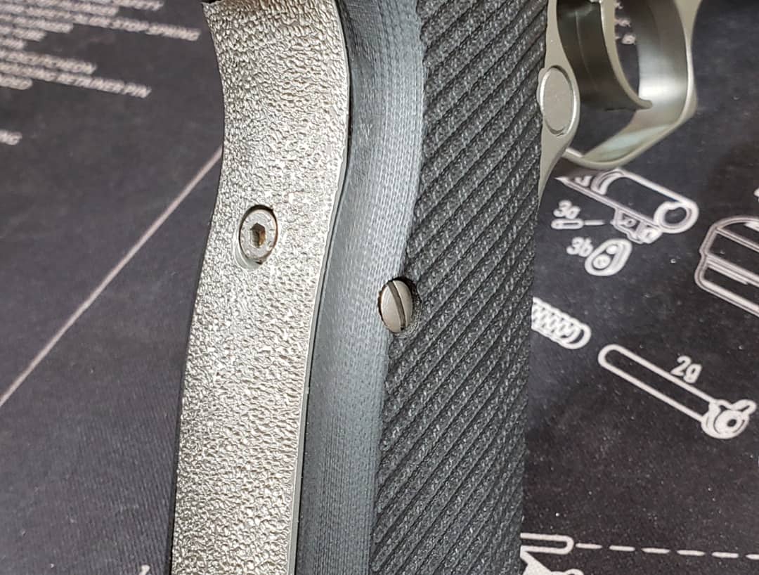 ROBARguns's tweet photo. Not something we see everyday. DA/SA @fn_america BHP we did Satin Roguard on the slide with NP3 internals, and NP3 frame and internal, and stippling on the top of slide and backstrap. We also had to manufacture the back strap to work with standard Browning HiPower grip panels. https://t.co/qpF9lOMpZg