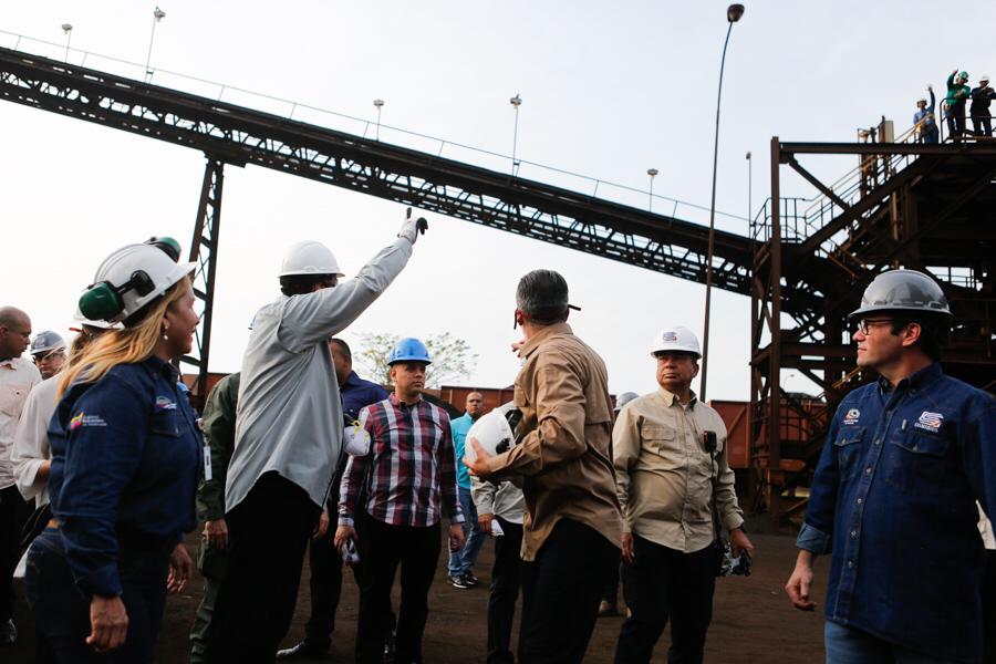 PresidencialVen's tweet photo. #EnVivo 📹 | “Nuestra victoria es producir, producir y producir ¡Trabajo y más trabajo, constancia y más constancia, producción y más producción para tener Patria Potencia!”, puntualizó el jefe de Estado @NicolasMaduro #VenezuelaProductivaEnMarcha https://t.co/Ma6ueHVwpp